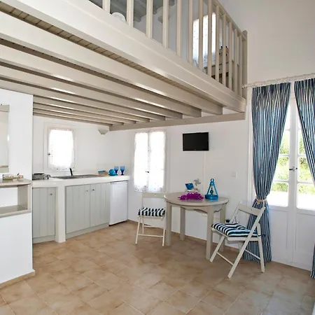 Gryparis' Club Mykonos Town