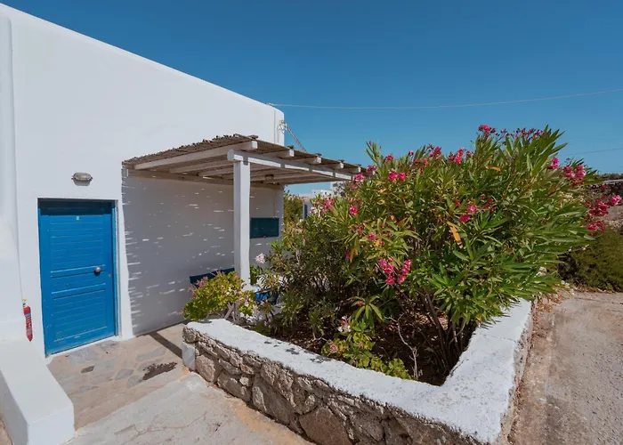 Gryparis' Club Apartment *