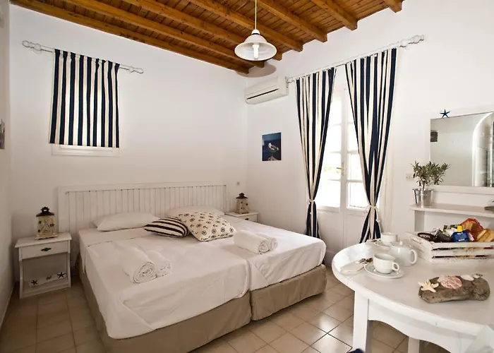 Gryparis' Club Apartment *