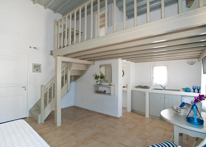 Gryparis' Club Apartment