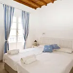 Apartman Gryparis' Club *