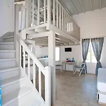 Gryparis' Club * Mykonos Town