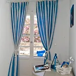 Gryparis' Club Mykonos Town