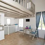 Gryparis' Club Mykonos Town