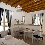 Gryparis' Club Apartman *