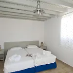 Apartman Gryparis' Club