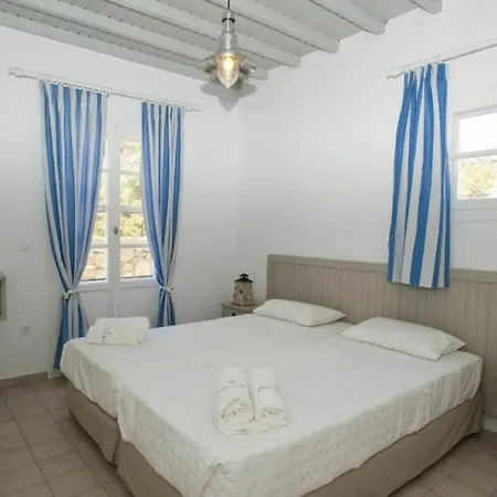 Gryparis' Club Apartament *