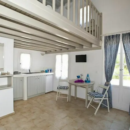 Gryparis' Club Mykonos Town