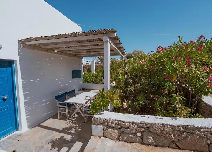 Gryparis' Club Mykonos Town