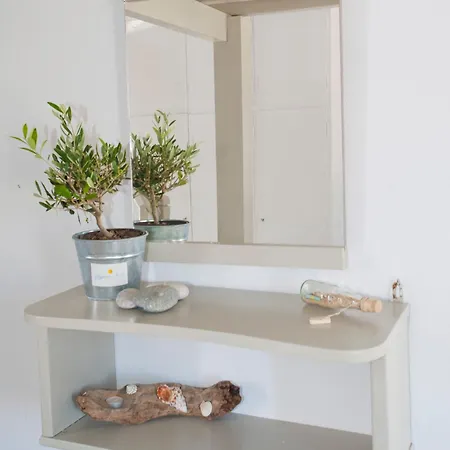 Gryparis' Club Mykonos Town