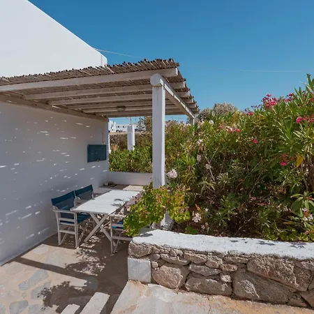 Gryparis' Club Mykonos Town