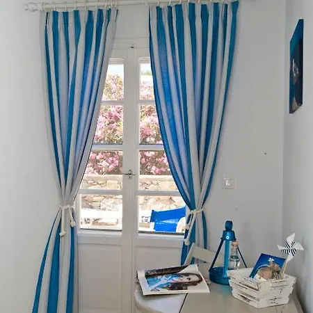 Gryparis' Club Mykonos Town