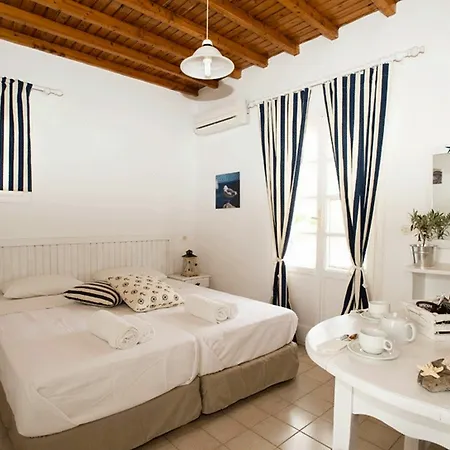 Gryparis' Club * Mykonos Town