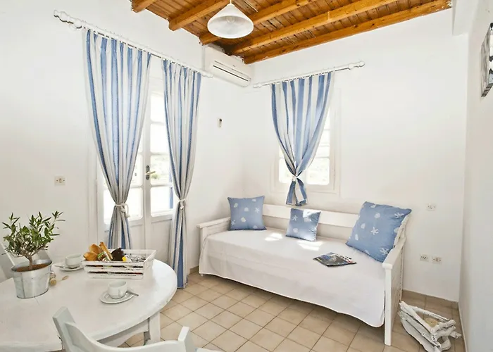 Gryparis' Club Appartement *