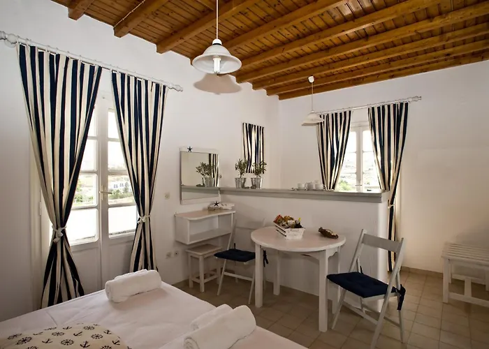 Gryparis' Club Appartement *