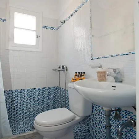 Gryparis' Club Appartement