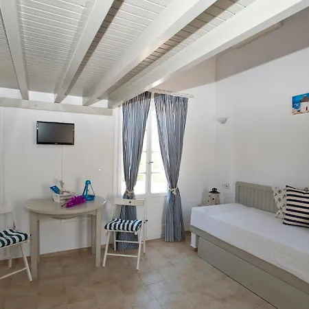 Gryparis' Club Mykonos Town