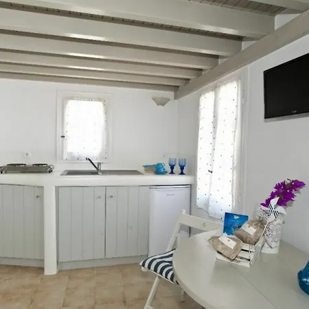 Gryparis' Club Appartement *